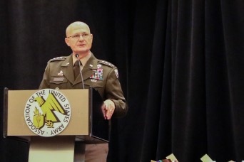Four-star calls on AUSA members to support recruiting