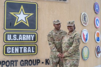 Married US Army Reserve couple deploys together