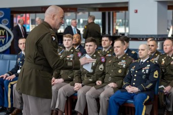 USAREC commander pledges to aid recruiters in mission
